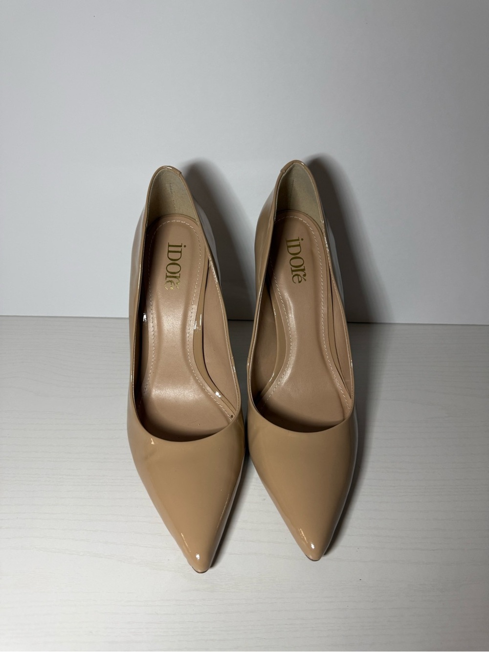 iDolē Nude Patent Pointed Toe Pumps